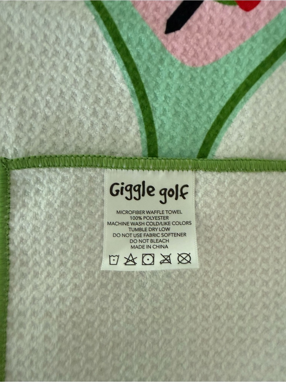 19th Hole Martini Golf Towel with Pouch - Green & Pink - Picture 5 of 9